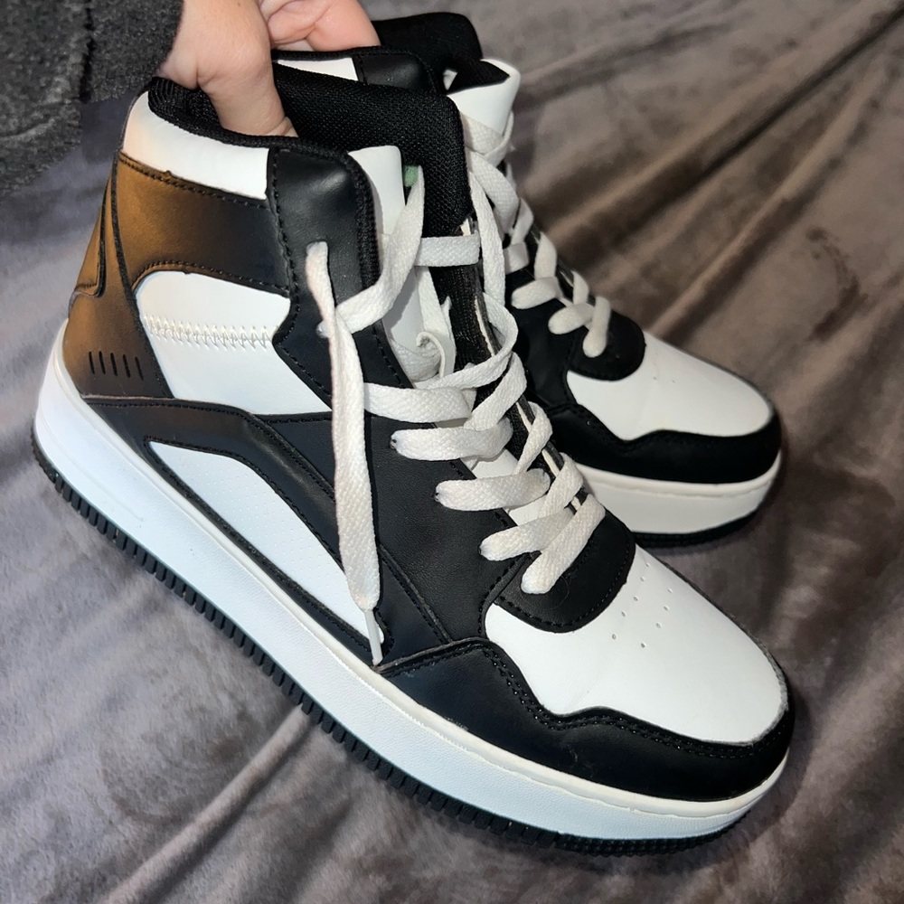 High top sneakers - Picture 1 of 5